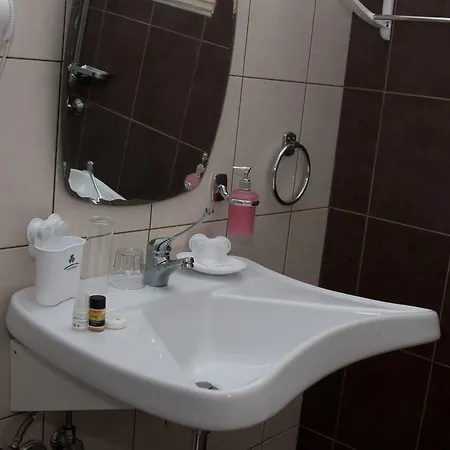 Thea - & Lejlighedshotel 3*