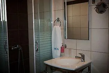 Thea - & 3* Marmari (Evia)