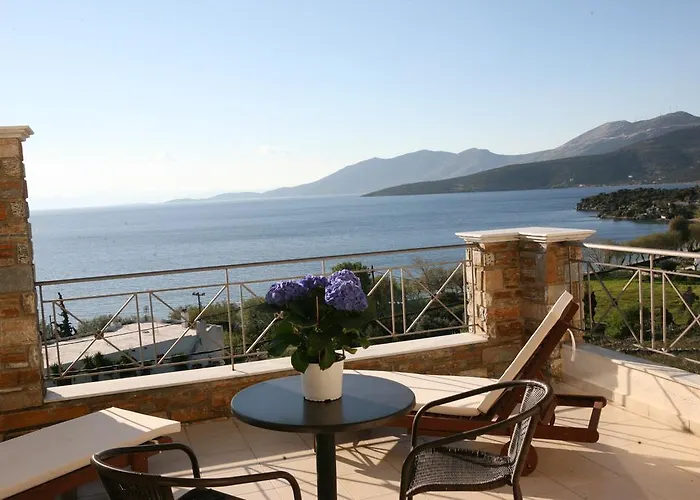 Thea - & Lägenhetshotell Marmari (Evia)