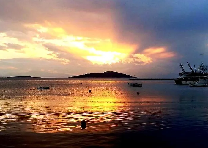 Thea - & Lägenhetshotell Marmari (Evia)