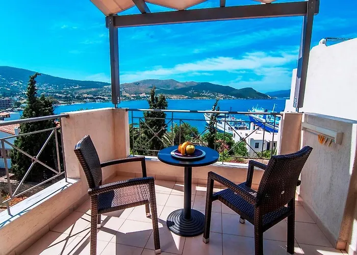 Thea - & Lägenhetshotell 3*